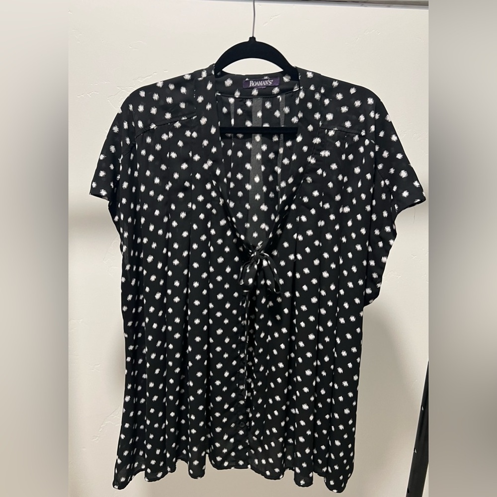 Roaman’s Flowy Blouse. Size 28.
